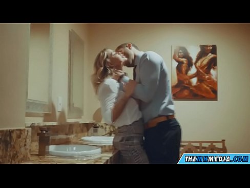 ❤️ Þegar busty ljóska tælir þig á almenningssalerni ☑ Harð klám á klám is.milfnut-net.ru ❌️